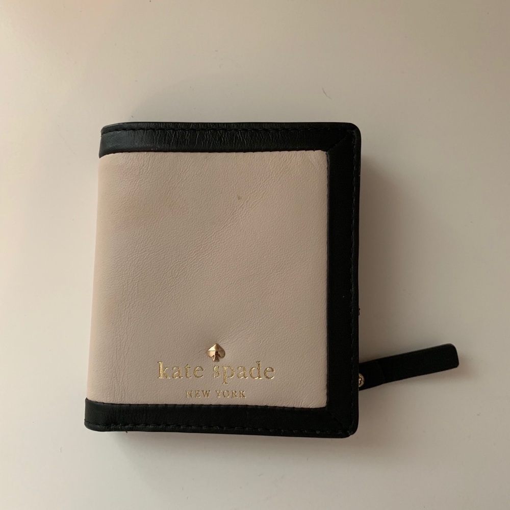 KATE SPADE Designer Beige and Black Cardholder